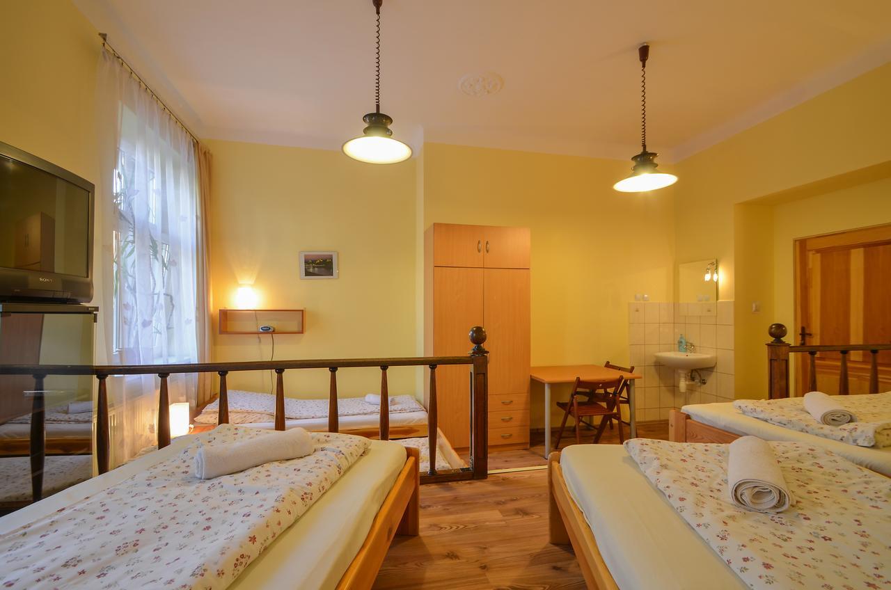 Aparthostel Fryderyk Hostel